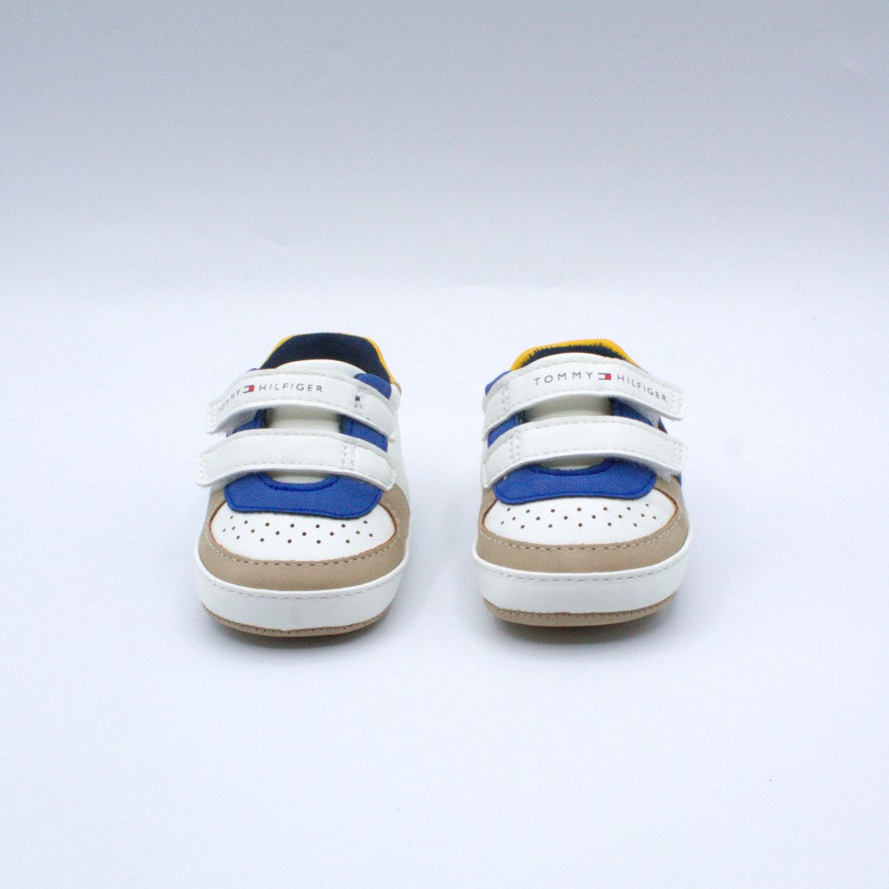 Tommy sneakers culla