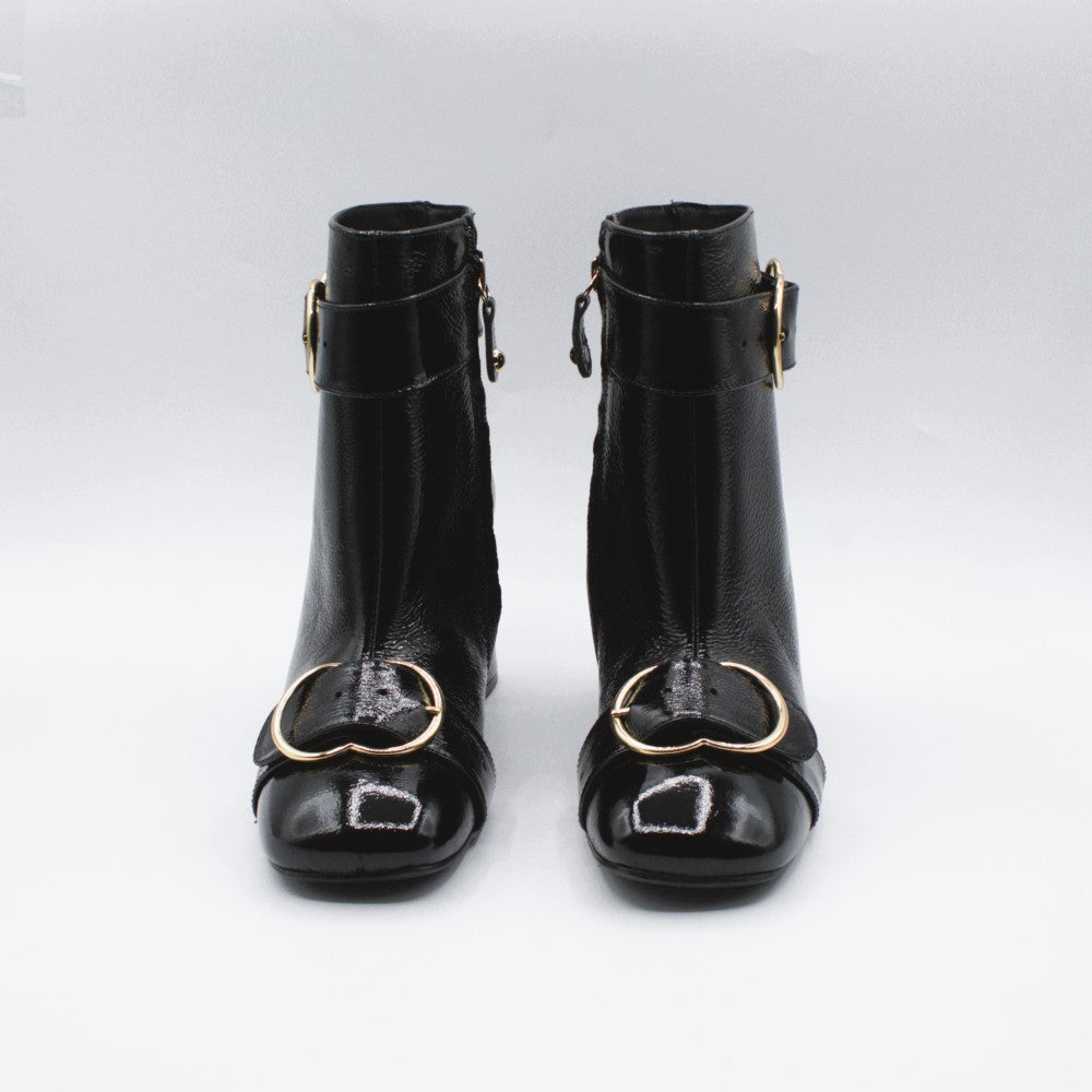 Miss Unique tronchetto vernice accessori oro