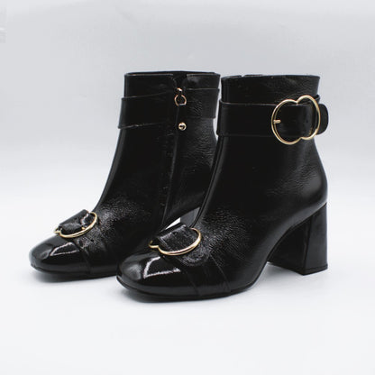 Miss Unique tronchetto vernice accessori oro