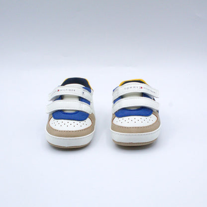 Tommy sneakers culla